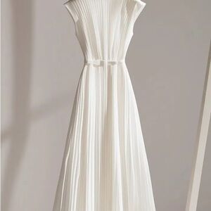 Elegant White Pleated Maxi Dress